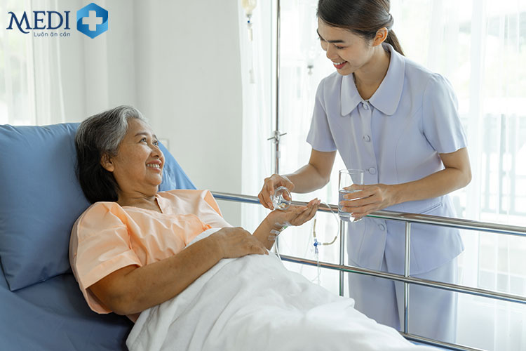 Dịch vụ chăm sóc F0 tại nhà giúp người bệnh được hỗ trợ kịp thời và hiệu quả