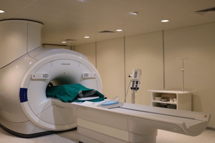 Chụp MRI để chẩn đoán K tuyến giáp di căn